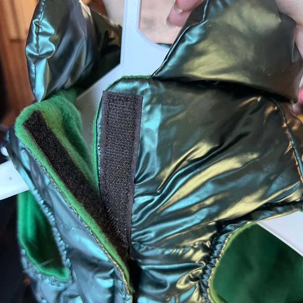 NWT🐶Cosmo puffy dog 🐶 coat emerald green size large